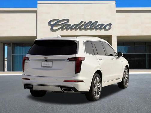 2022 Cadillac XT6 Premium Luxury FWD