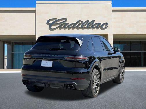 2023 Porsche Cayenne Platinum Edition