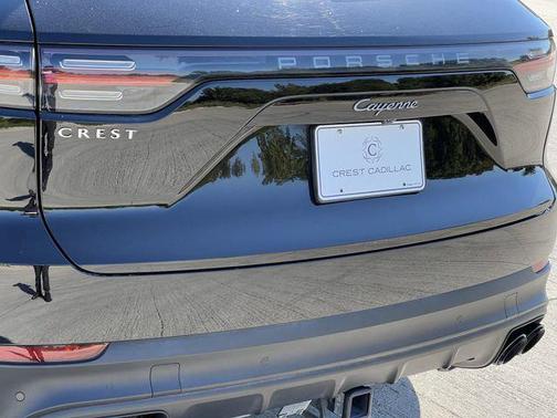 2023 Porsche Cayenne Platinum Edition