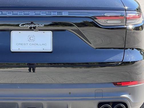 2023 Porsche Cayenne Platinum Edition