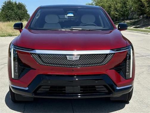 2025 Cadillac OPTIQ Luxury 1