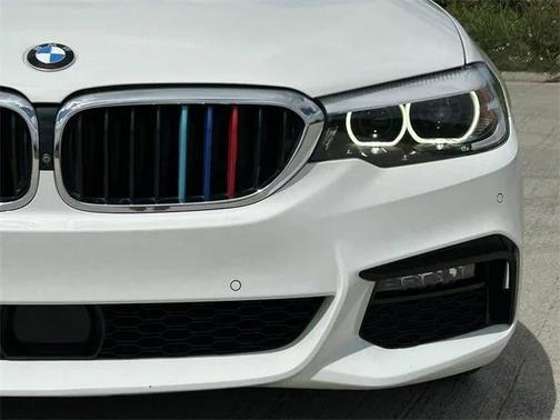 2019 BMW 530 530i