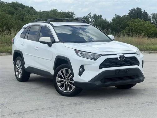 2019 Toyota RAV4 XLE Premium