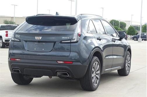 Photo 3 of 26 of 2019 Cadillac XT4 Sport