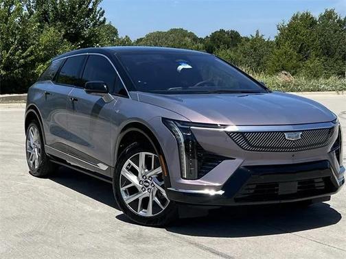 2025 Cadillac OPTIQ Luxury 1