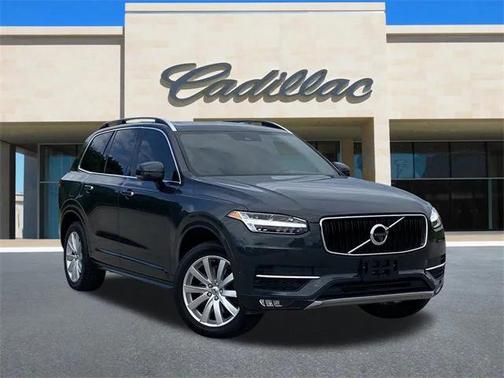 2017 Volvo XC90 T6 Momentum