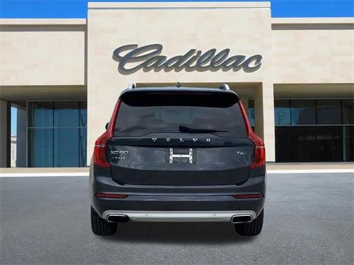 2017 Volvo XC90 T6 Momentum