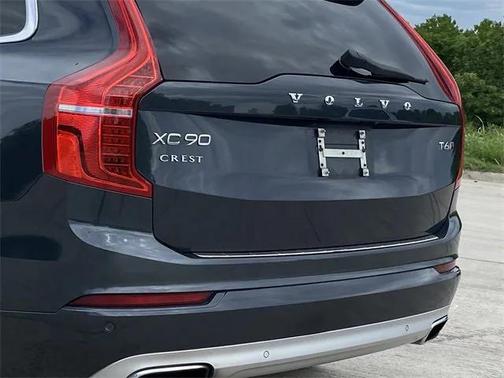 2017 Volvo XC90 T6 Momentum