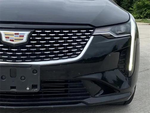 2022 Cadillac CT4 Luxury