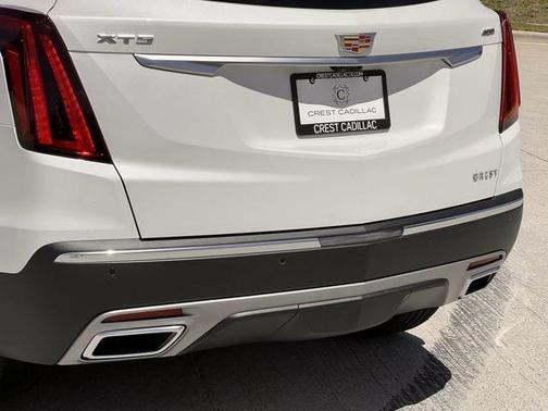 Crystal White Tricoat 2026 Cadillac XT5 Premium Luxury