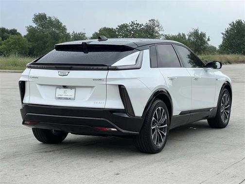 2025 Cadillac LYRIQ Sport 1