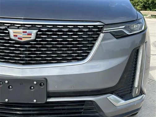 2022 Cadillac XT6 Luxury FWD