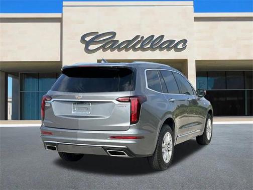 2022 Cadillac XT6 Luxury FWD