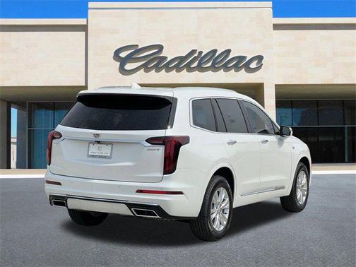 2025 Cadillac XT6 Luxury FWD