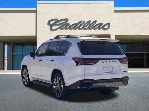 2025 Lexus LX 700h Luxury