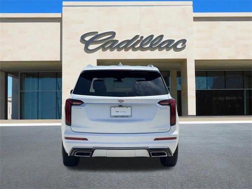 2023 Cadillac XT6 Luxury FWD