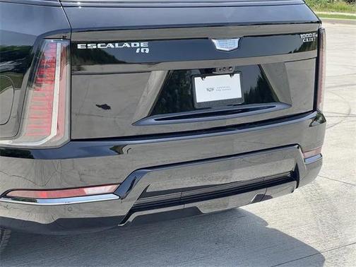2025 Cadillac Escalade IQ Sport 1