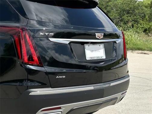 2022 Cadillac XT5 Premium Luxury