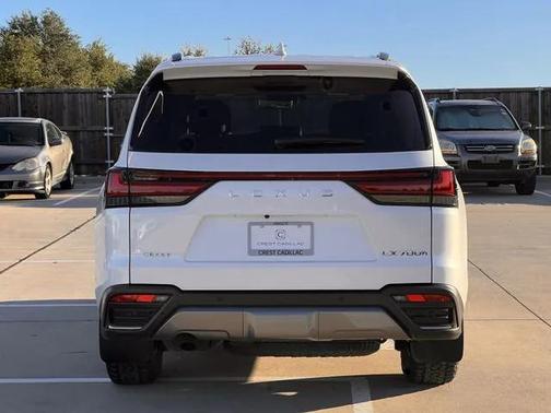 2025 Lexus LX 700h Overtrail