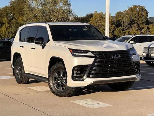 2025 Lexus LX 700h Overtrail