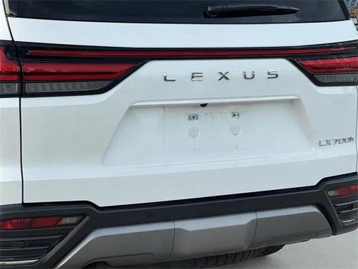 2025 Lexus LX 700h Overtrail