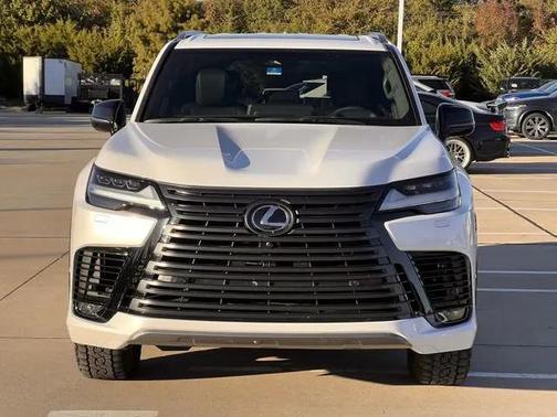 2025 Lexus LX 700h Overtrail
