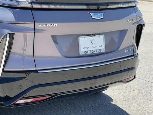 2025 Cadillac LYRIQ Luxury 3