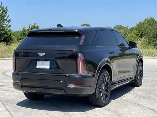2025 Cadillac Escalade IQ Sport 2