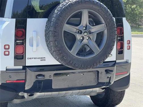 2022 Land Rover Defender 110 X-Dynamic SE