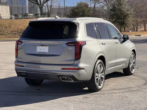 2025 Cadillac XT6 Premium Luxury FWD