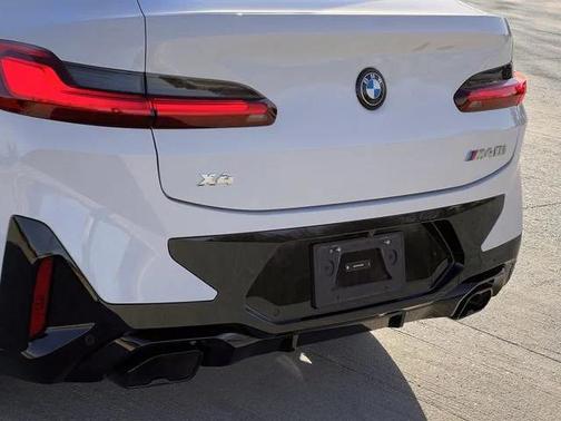 2024 BMW X4 M40i