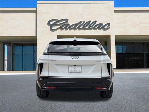 2025 Cadillac LYRIQ Luxury 1