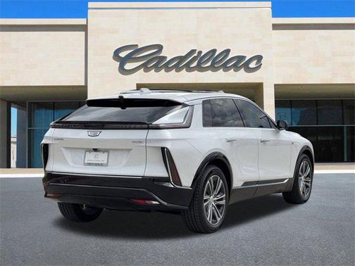 2025 Cadillac LYRIQ Luxury 1