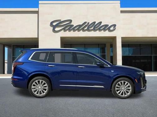 2025 Cadillac XT6 Premium Luxury FWD