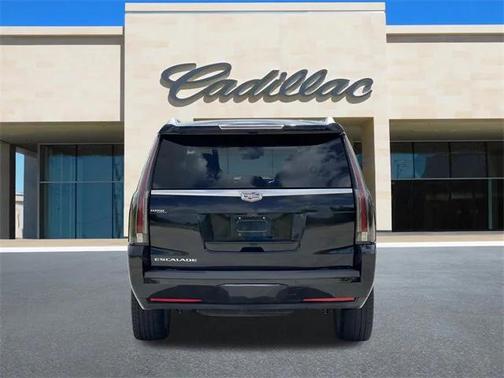 2018 Cadillac Escalade Luxury