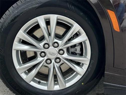2021 Cadillac XT6 Luxury FWD