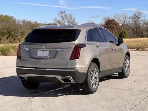 2022 Cadillac XT5 Premium Luxury
