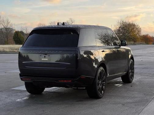 2025 Land Rover Range Rover SE