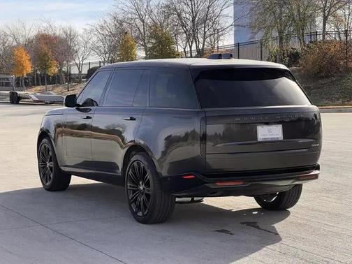 2025 Land Rover Range Rover SE