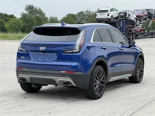 2023 Cadillac XT4 Premium Luxury