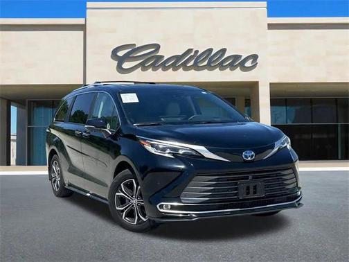 2025 Toyota Sienna Platinum 7 Passenger