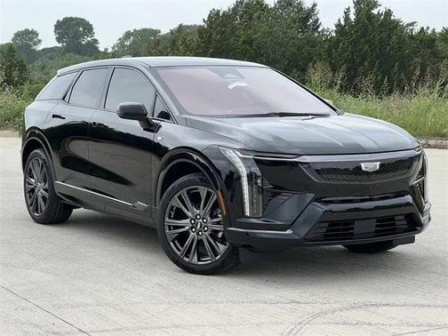 2025 Cadillac OPTIQ Sport 2