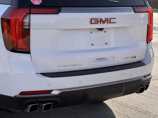 2025 GMC Yukon 4WD AT4