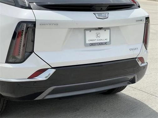 2025 Cadillac OPTIQ Luxury 1