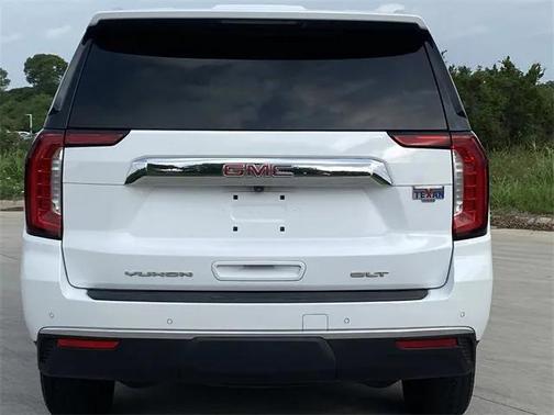 2022 GMC Yukon XL SLT