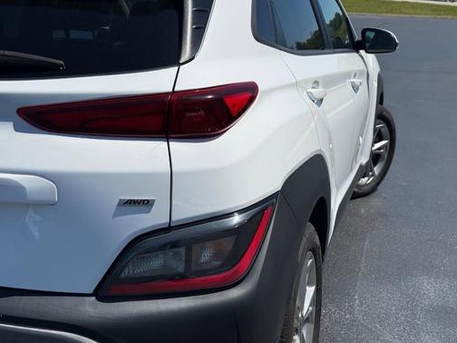 Lunar White 2023 Hyundai KONA SEL