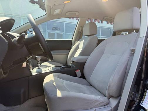 Super Black 2014 Nissan Rogue Select S