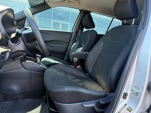 Brilliant Silver Metallic 2020 Nissan Kicks S