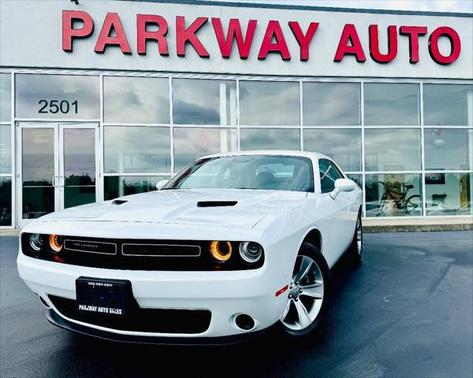 2022 Dodge Challenger SXT