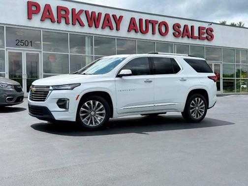 Summit White 2023 Chevrolet Traverse Premier